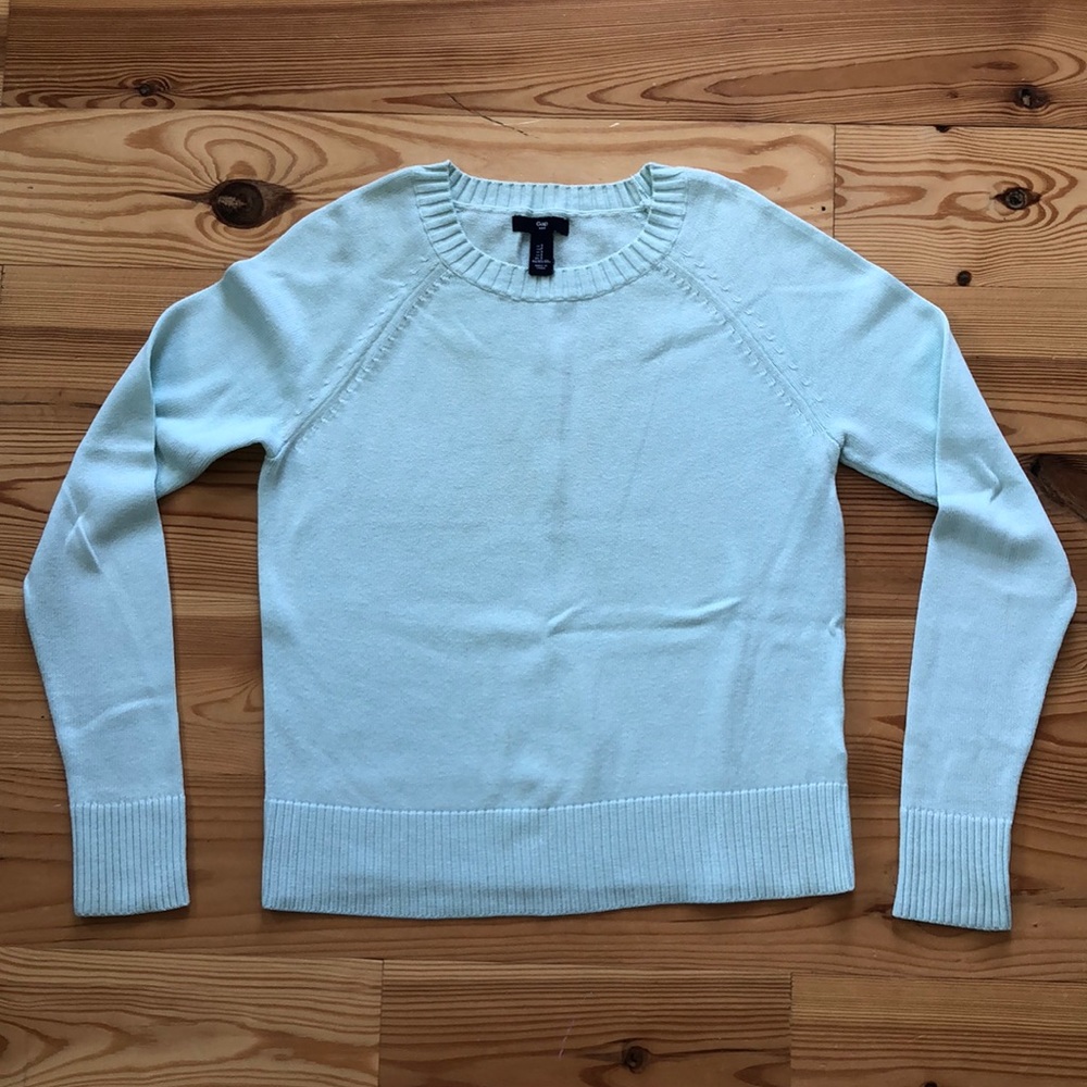 GAP sweater | size small